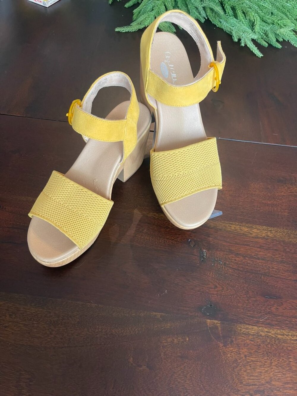 Dr. Scholl's Brickell Platform Yellow Sandal Size 8